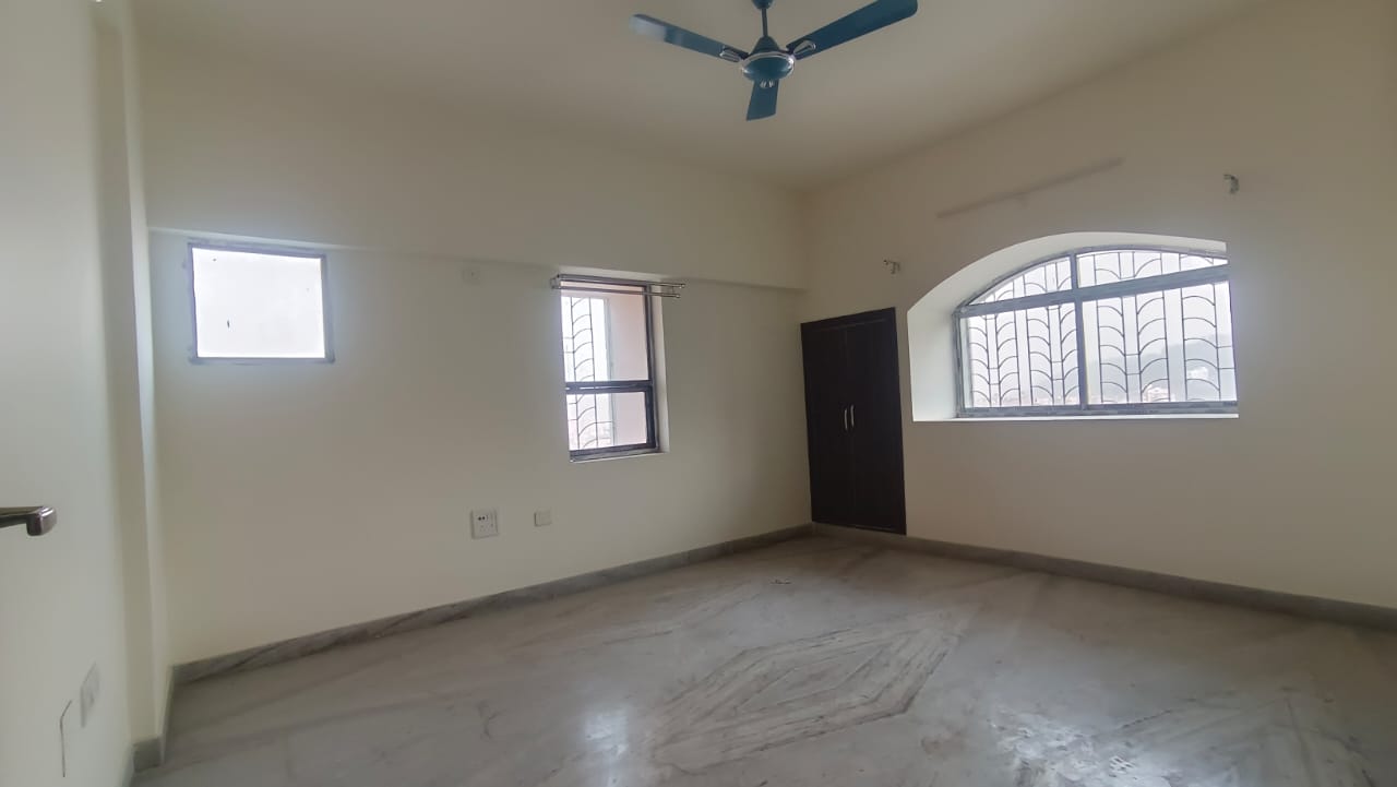 Semi Furnished 4bhk in ABC, Near Rajiv Bhawan, GS Road, SATSANG VIHAR, Tarun Nagar, Guwahati, Assam, India for Rent